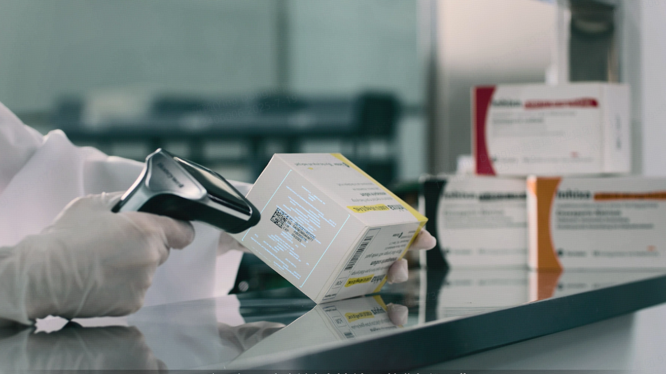  天道醫(yī)藥智能工廠-每盒藥品都有獨特編碼的“身份證”